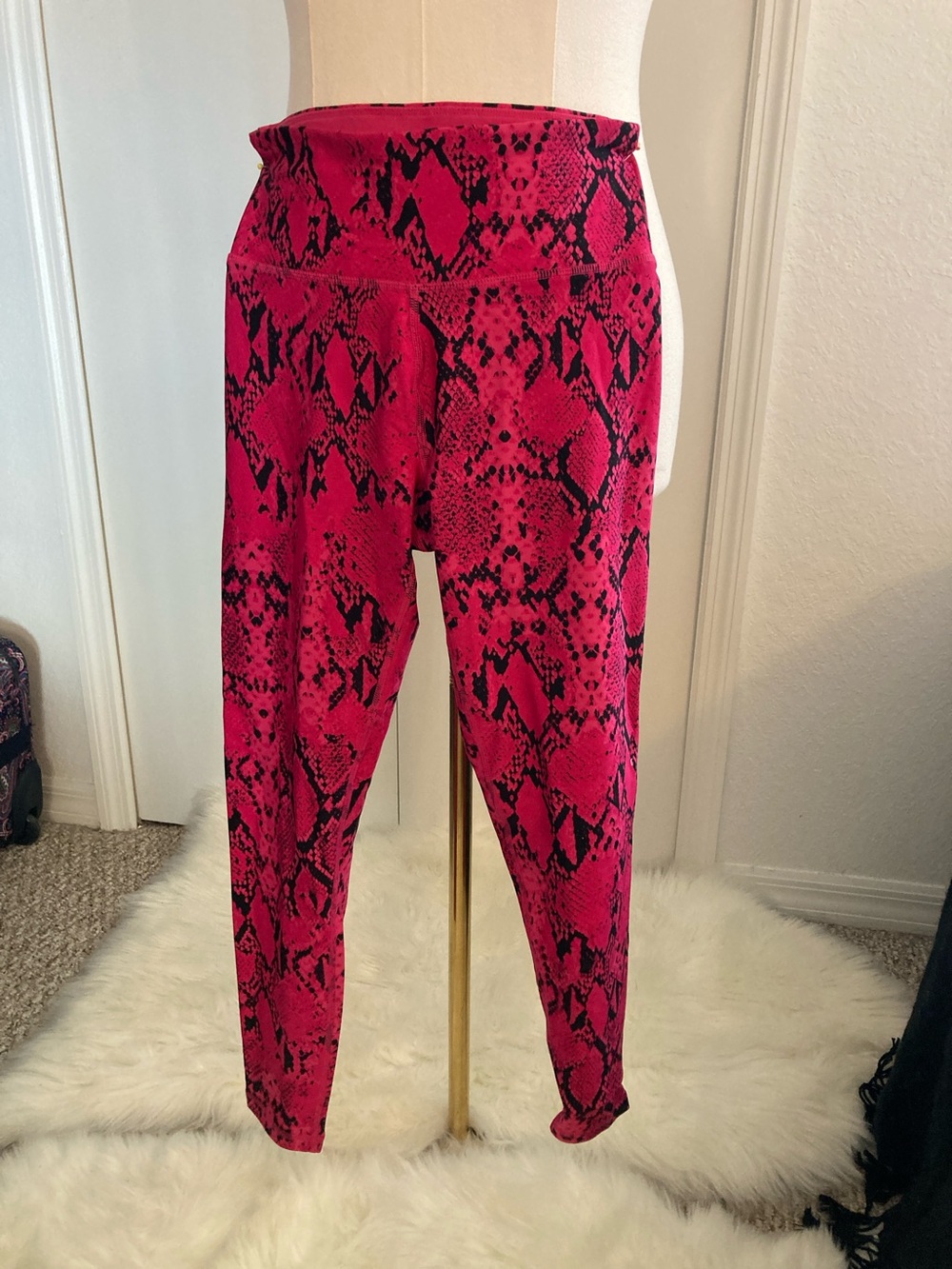DKNY Hot Pink Snake-Print Leggings